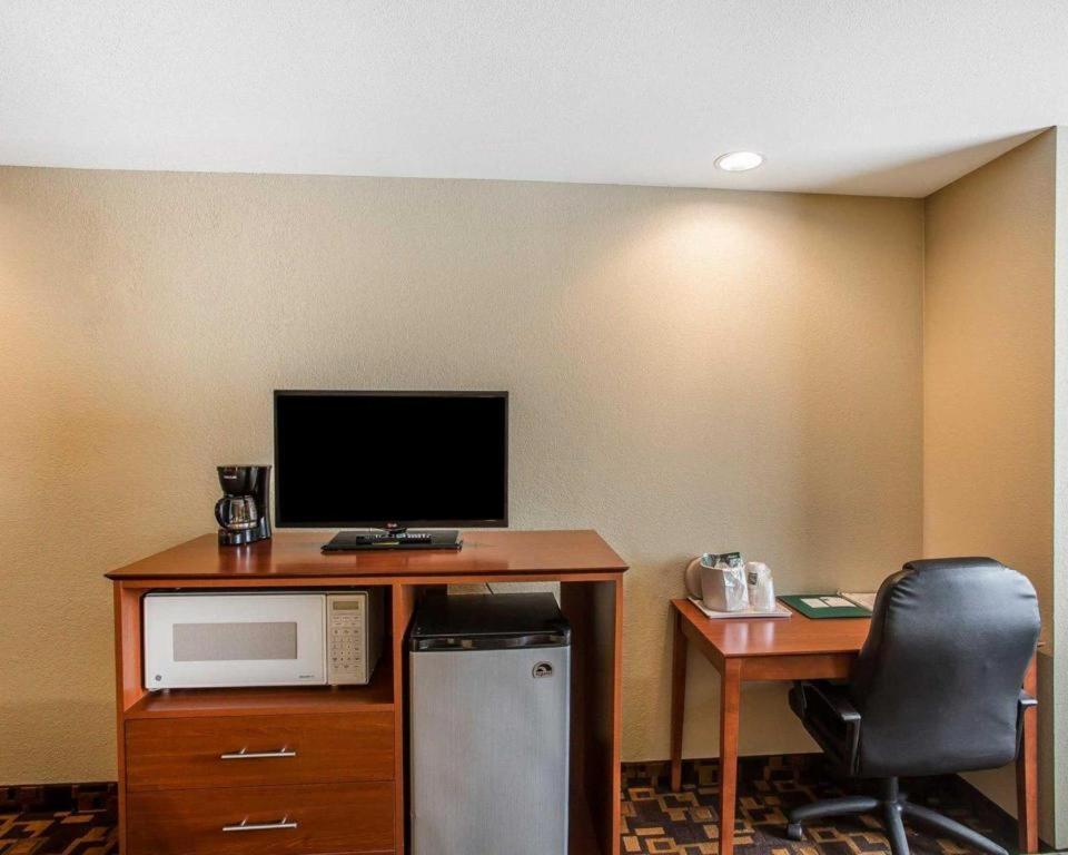 Quality Inn & Suites Mount Juliet Bagian luar foto