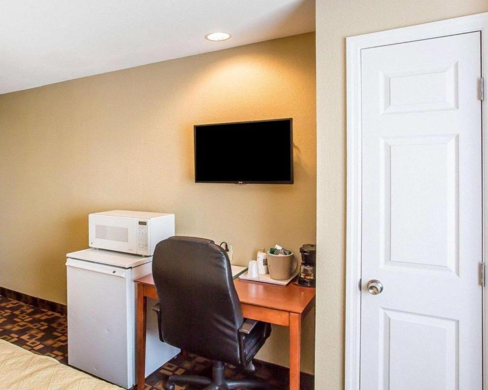 Quality Inn & Suites Mount Juliet Bagian luar foto