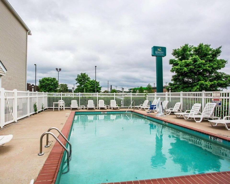 Quality Inn & Suites Mount Juliet Bagian luar foto