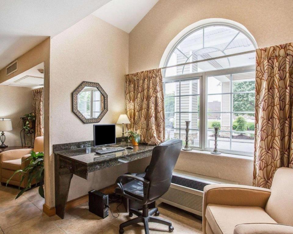 Quality Inn & Suites Mount Juliet Bagian luar foto