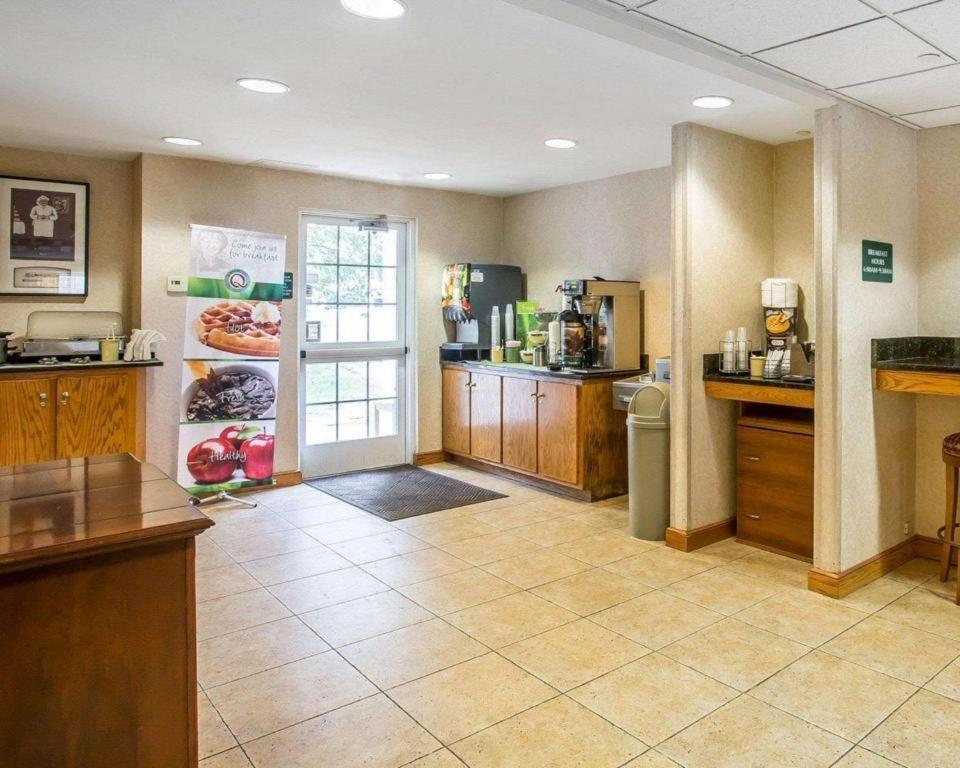 Quality Inn & Suites Mount Juliet Bagian luar foto