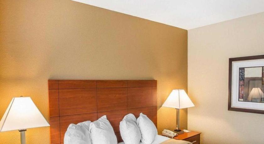 Quality Inn & Suites Mount Juliet Bagian luar foto