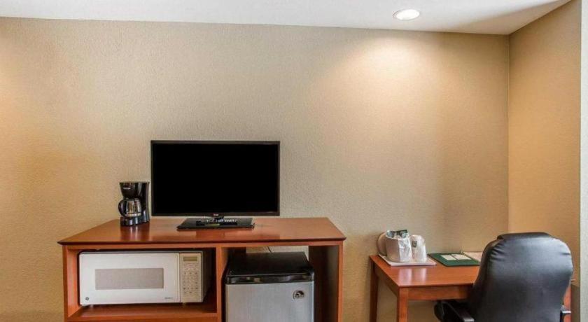 Quality Inn & Suites Mount Juliet Bagian luar foto