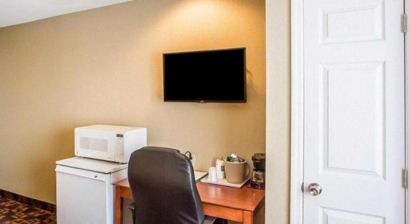Quality Inn & Suites Mount Juliet Bagian luar foto